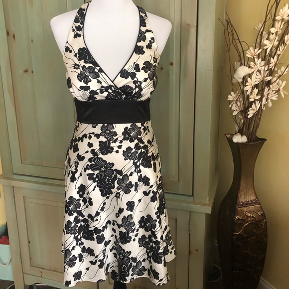 White House Black Market Dresses & Skirts - White House Black Market Dress